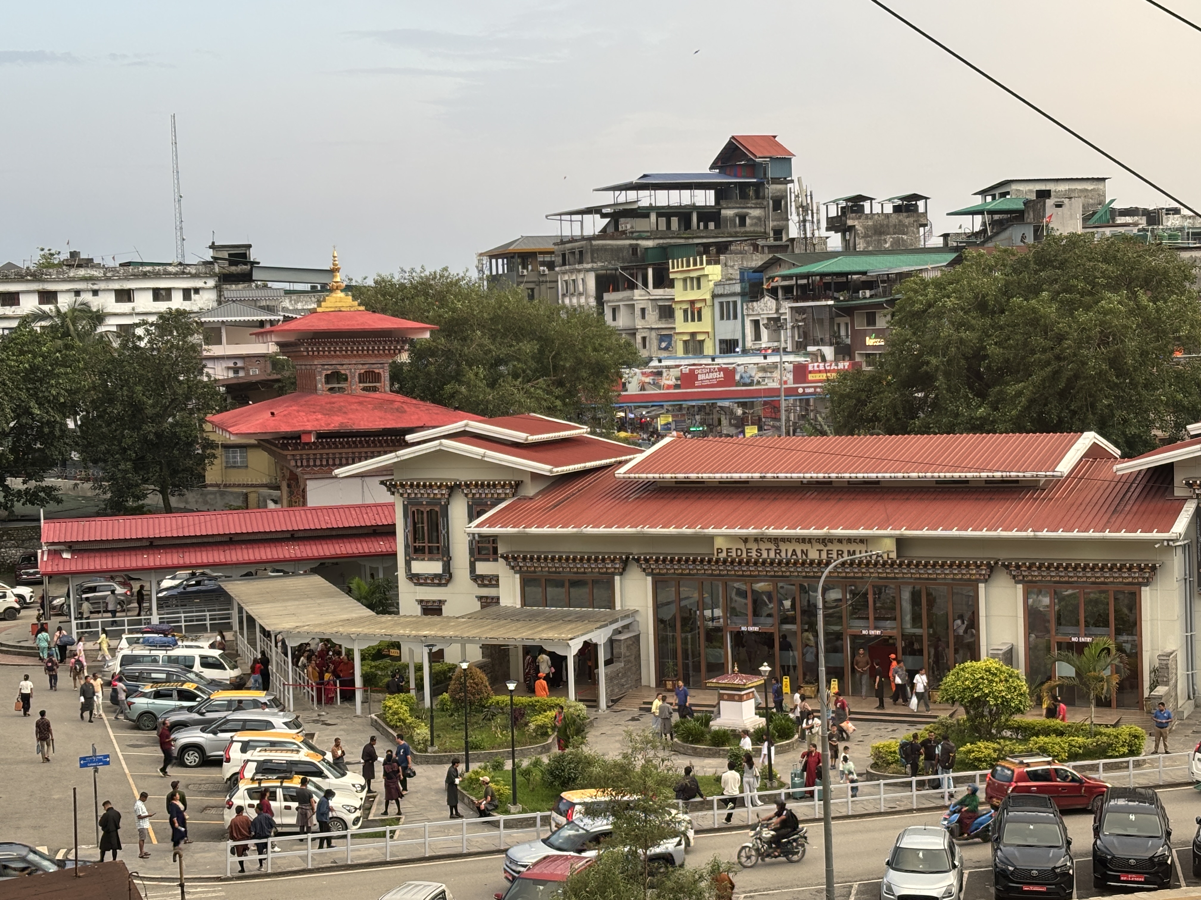The Immigration building from the Butan's side. The other side is India
