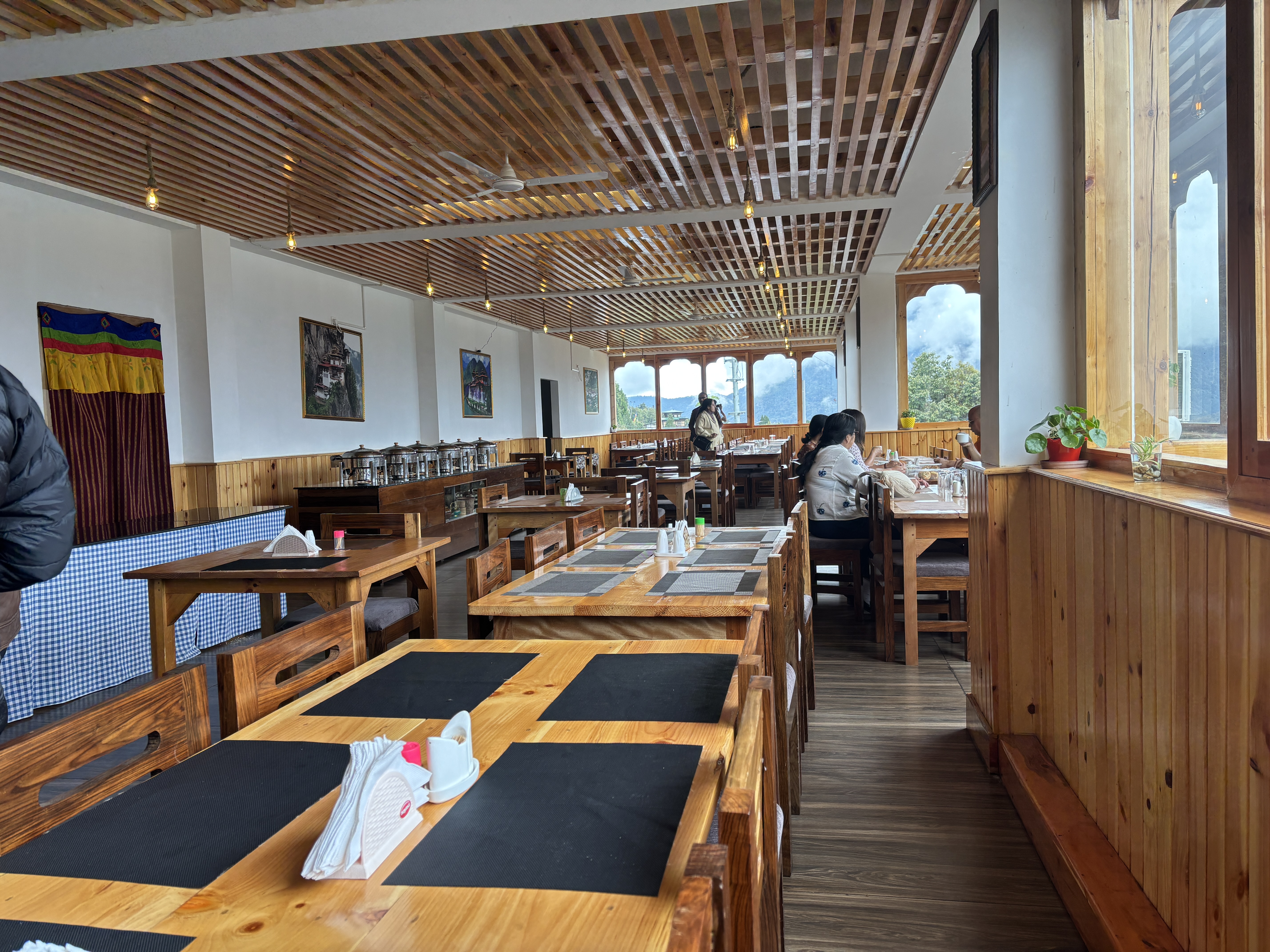 Khandu Hotel in Nubding — the customary pitstop on the way to Phobjikha