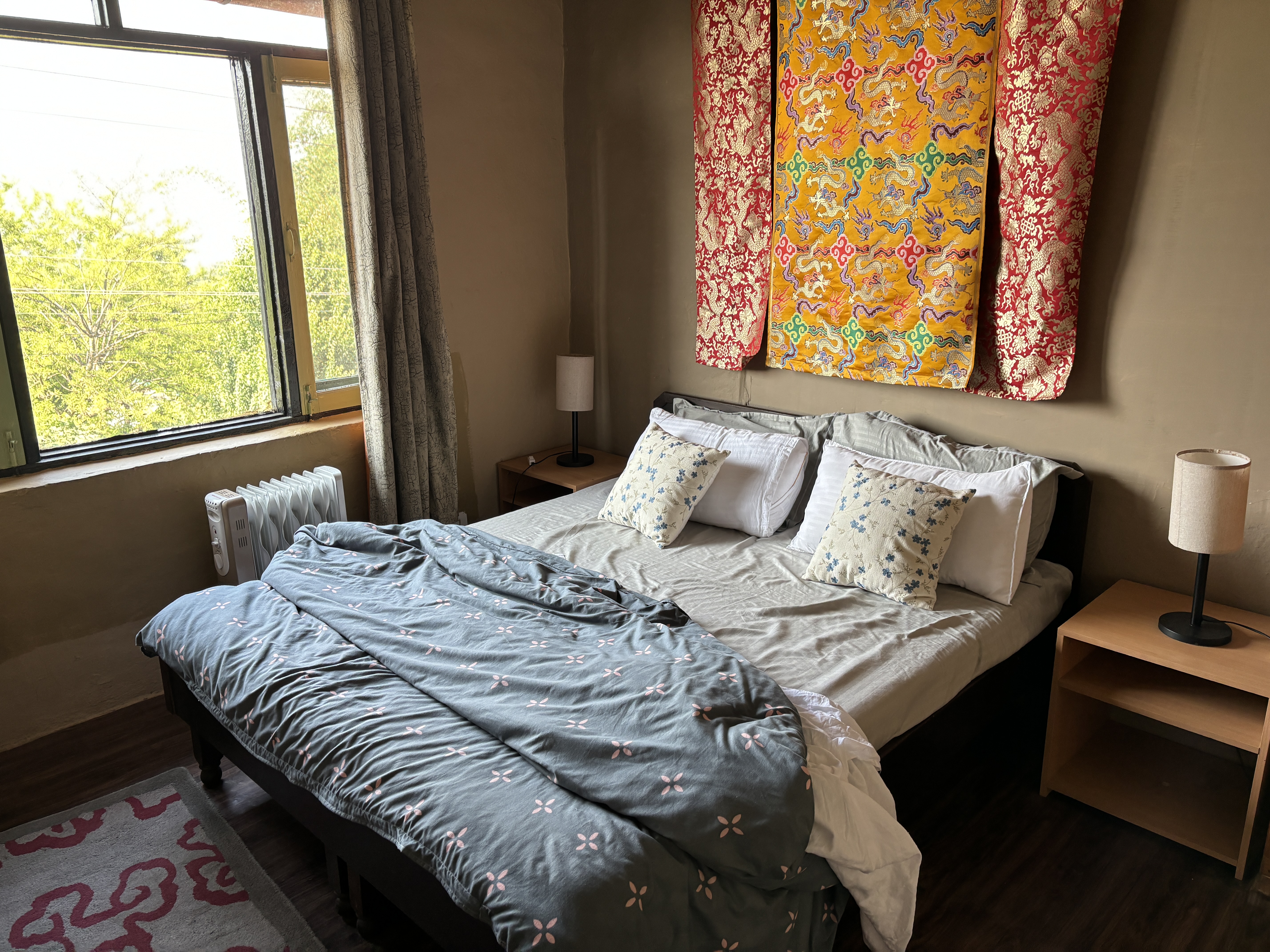 Comfortable beds, we immediatly fell asleep into. House was very well stocked with all needs