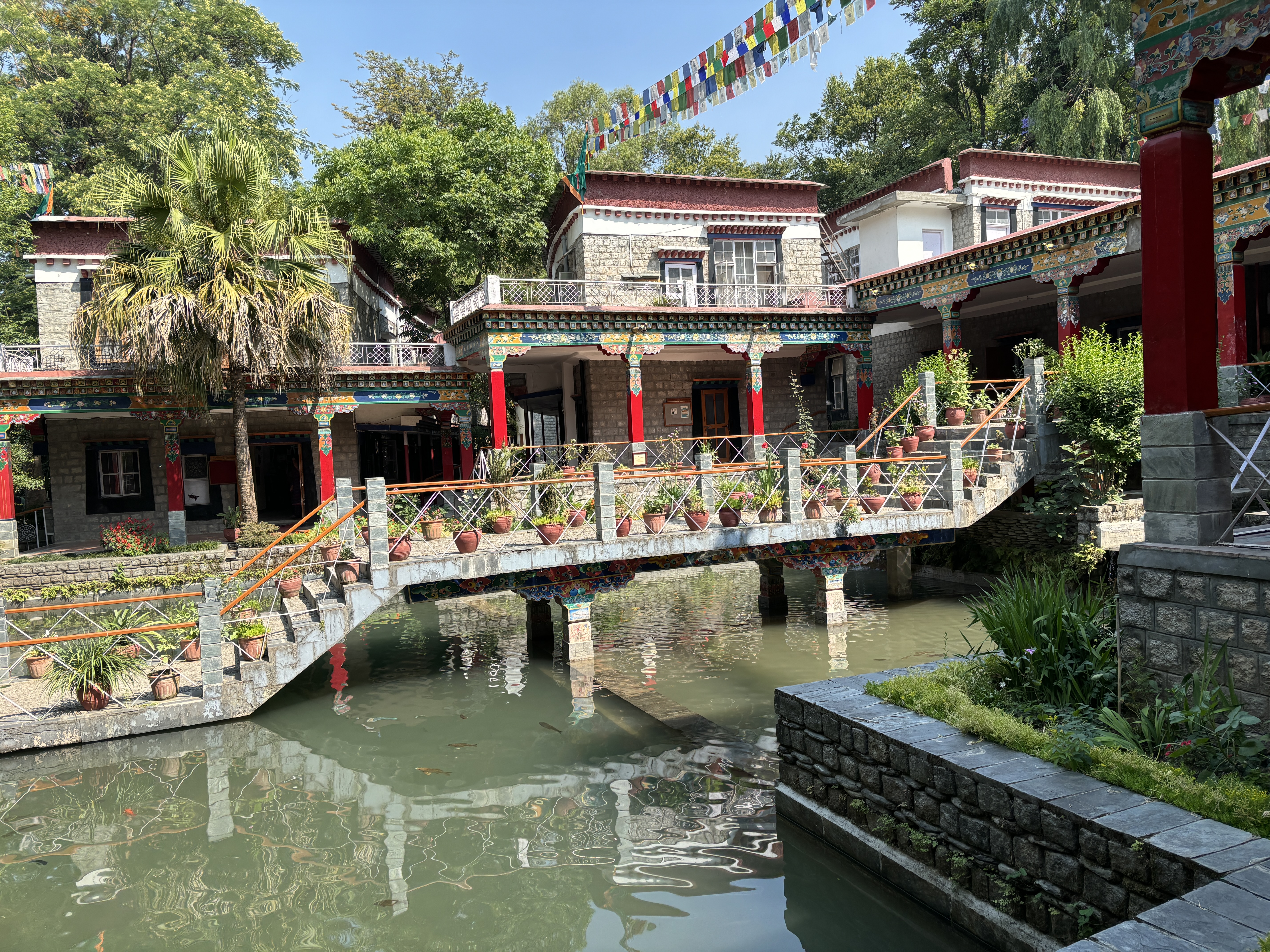 Norbulingka Institute demostrating Tibetian culture
