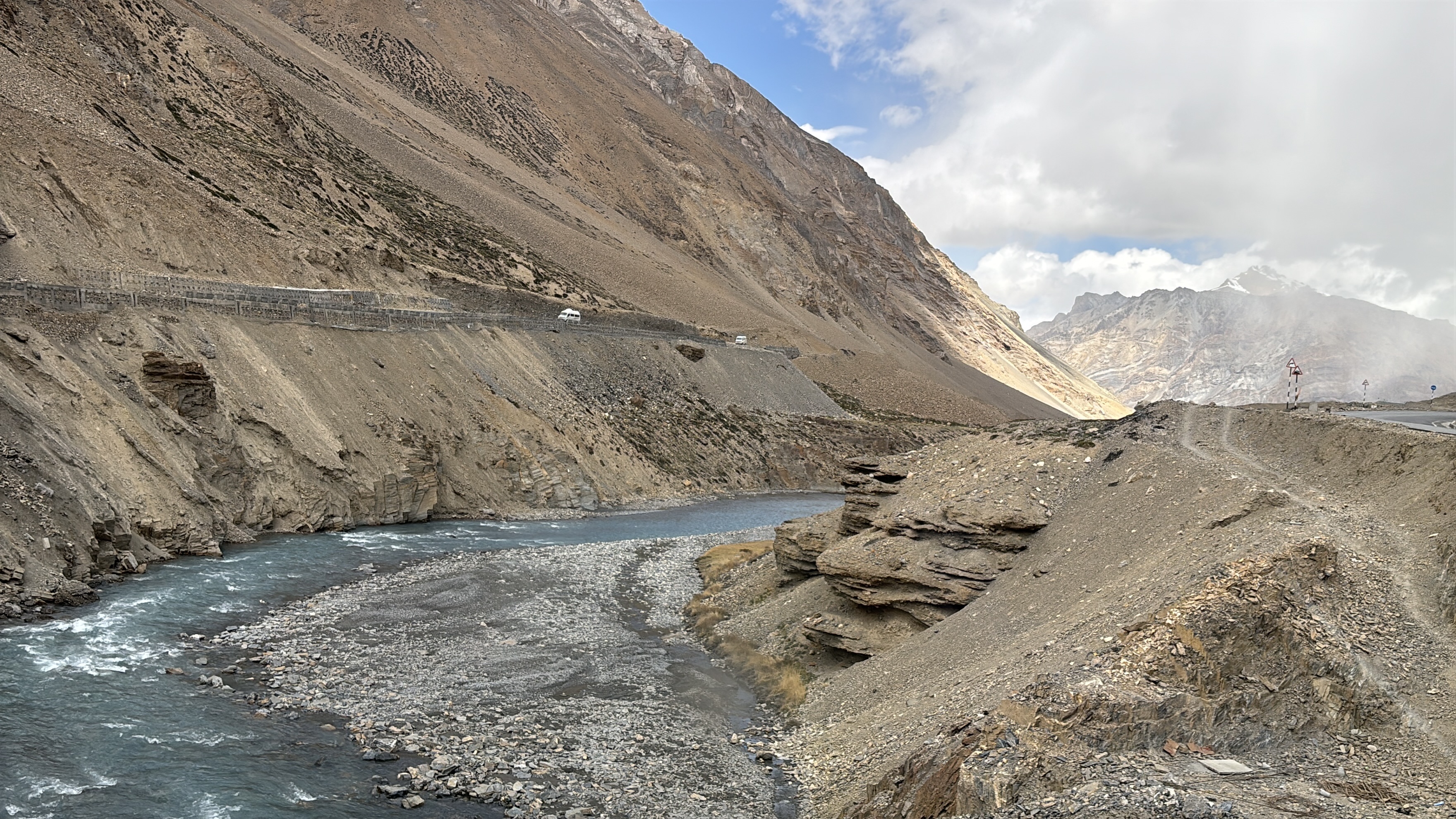 Changing terrains and amazing drive to Leh