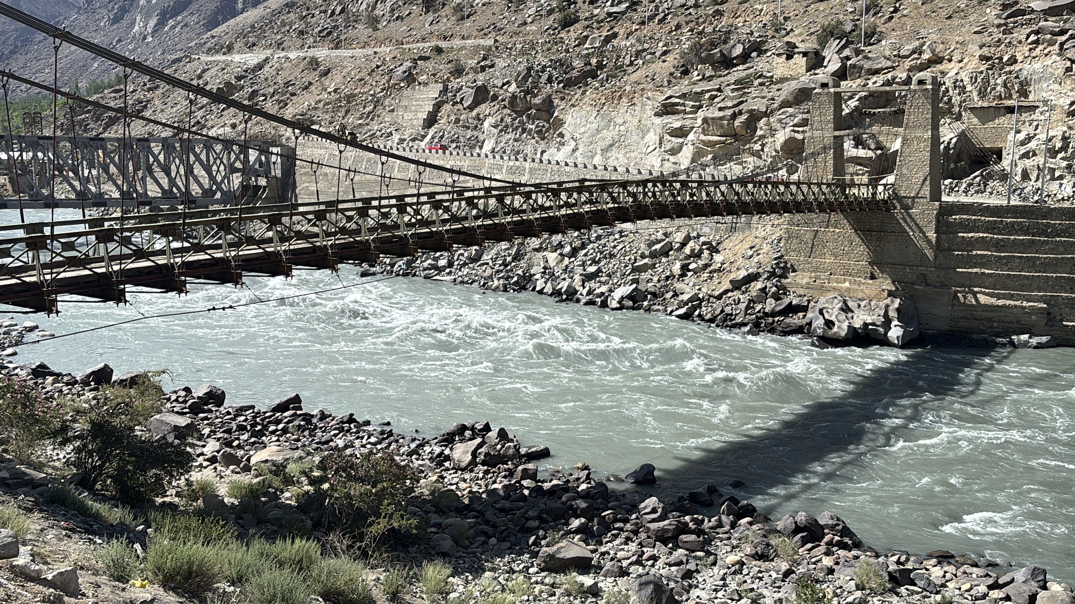 The flowing waters of Kargil river through the valley