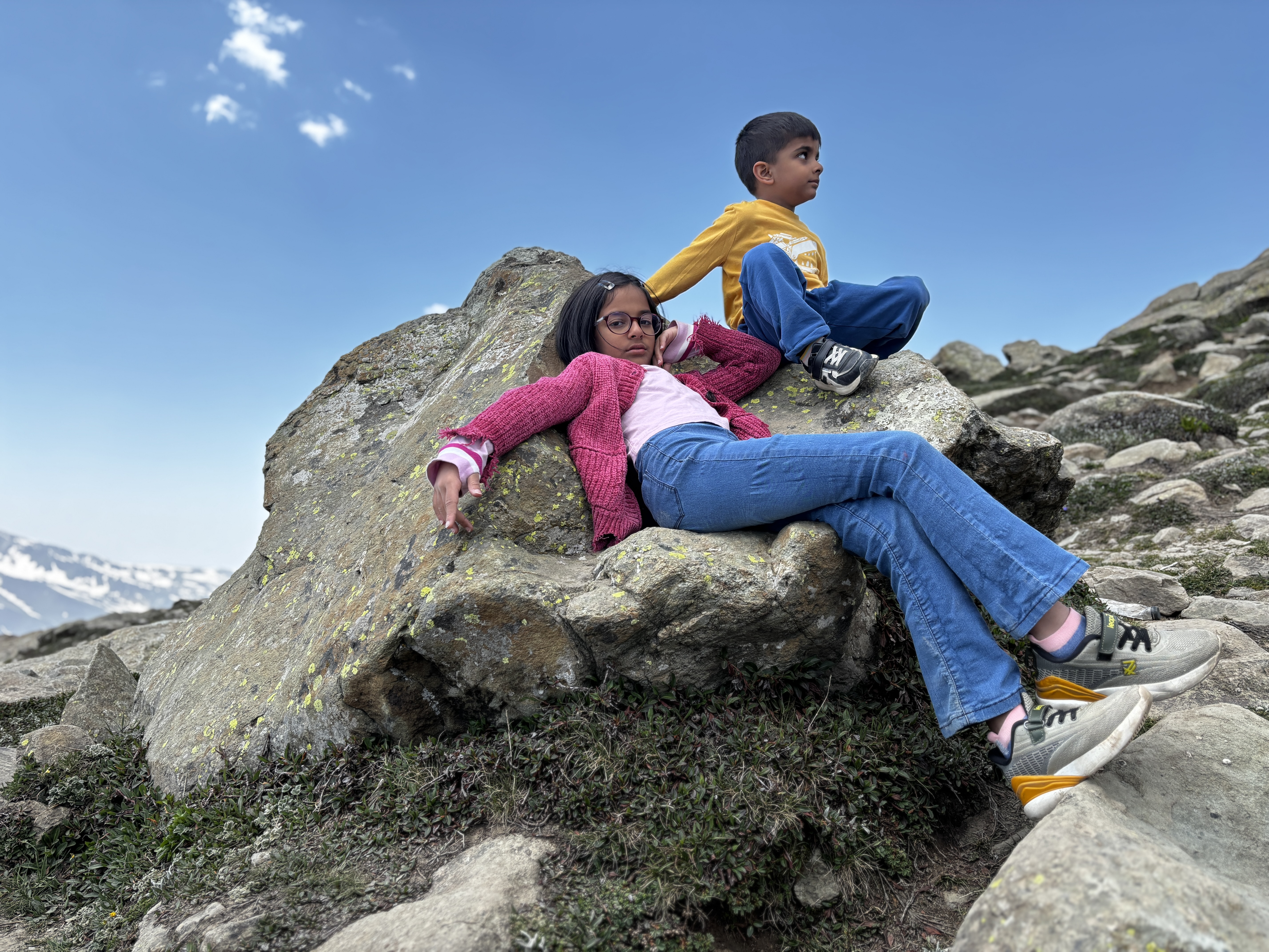 Taking a relaxing break during our Gulmarg visit