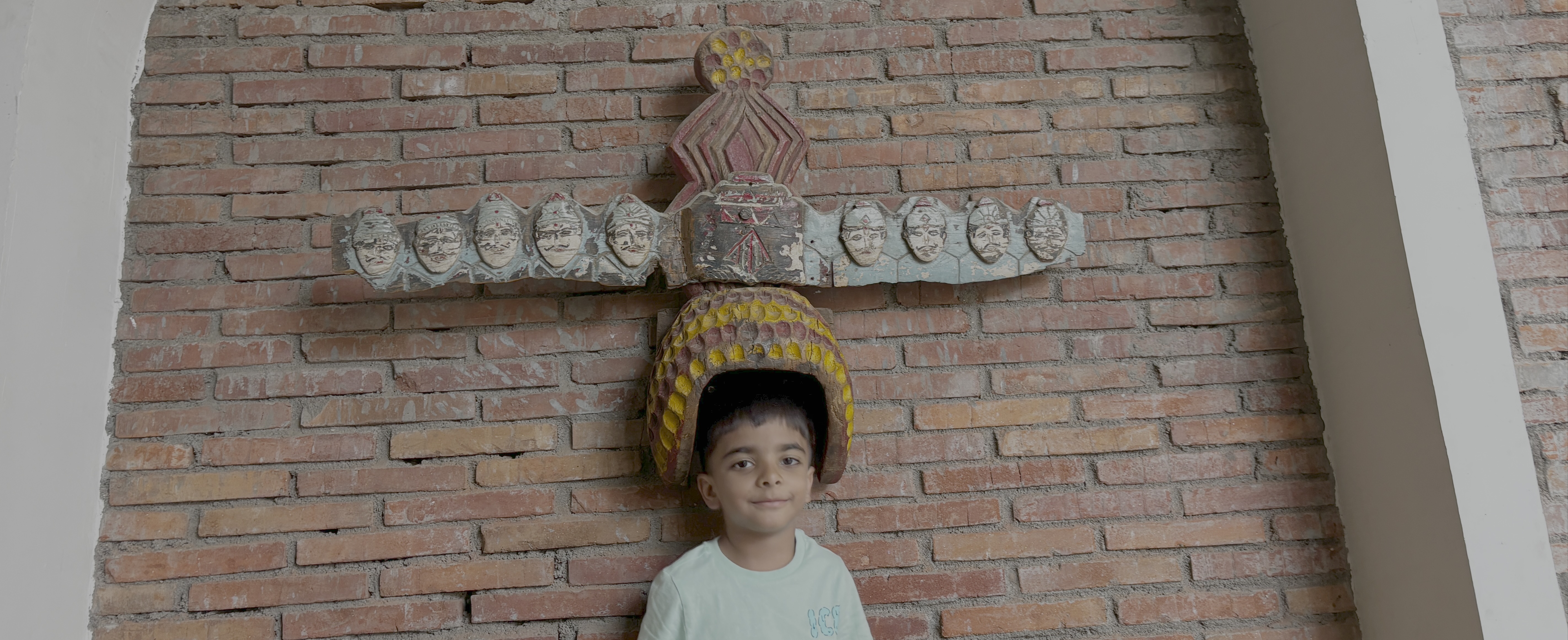 Arsh trying Ravan headgear