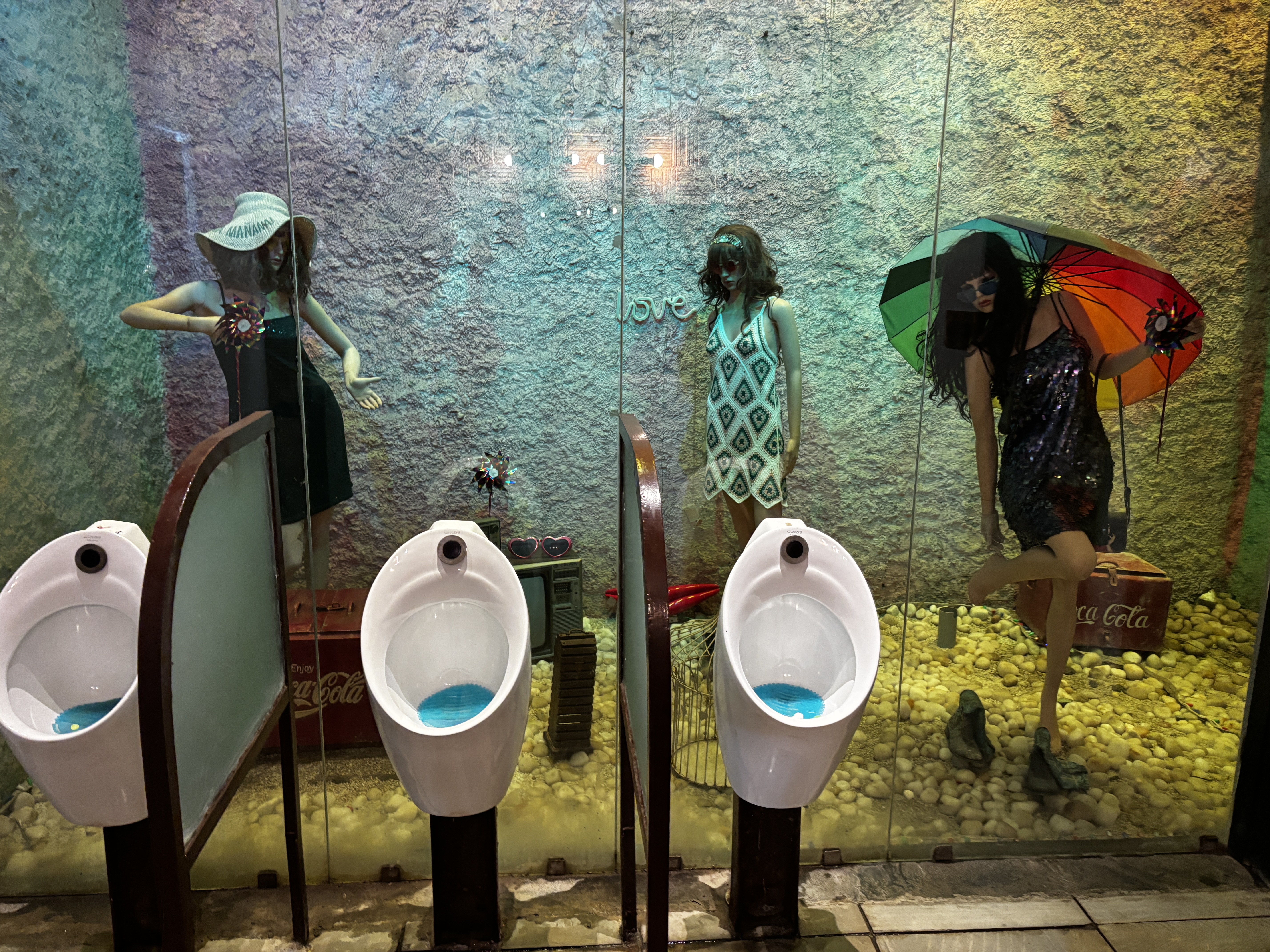 A hidden gem of a bathroom at Dabhalogy on Udaipur to Jaipur highway