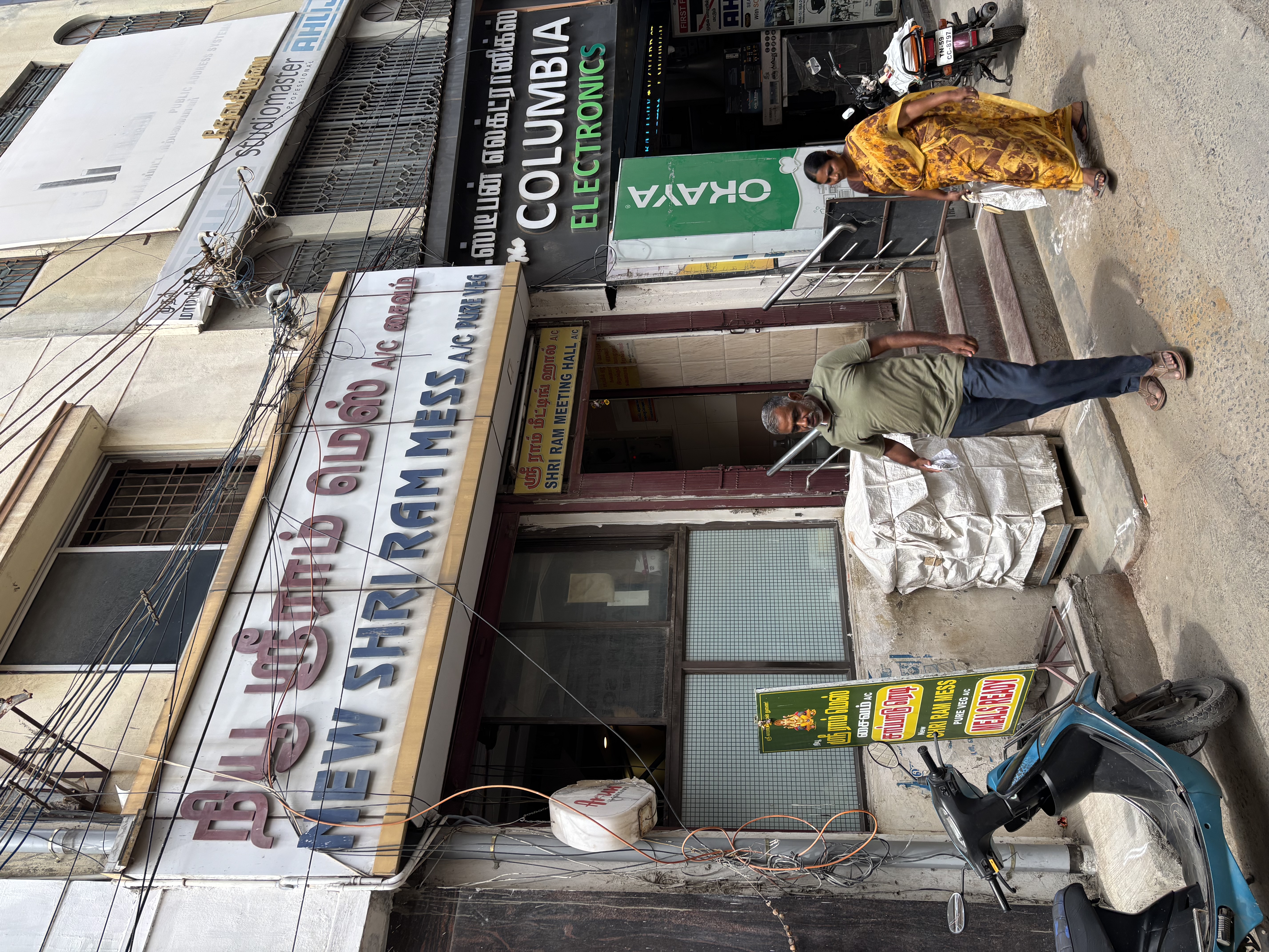 Our humble lunch stop in Madurai that did not disappoint for food